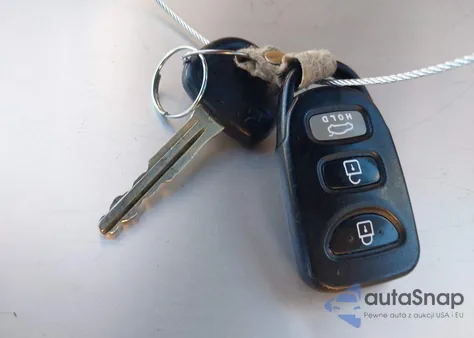 2013 Hyundai Elantra Gls z USA, uszkodzony, nr VIN 5NPDH4AE0DH406624